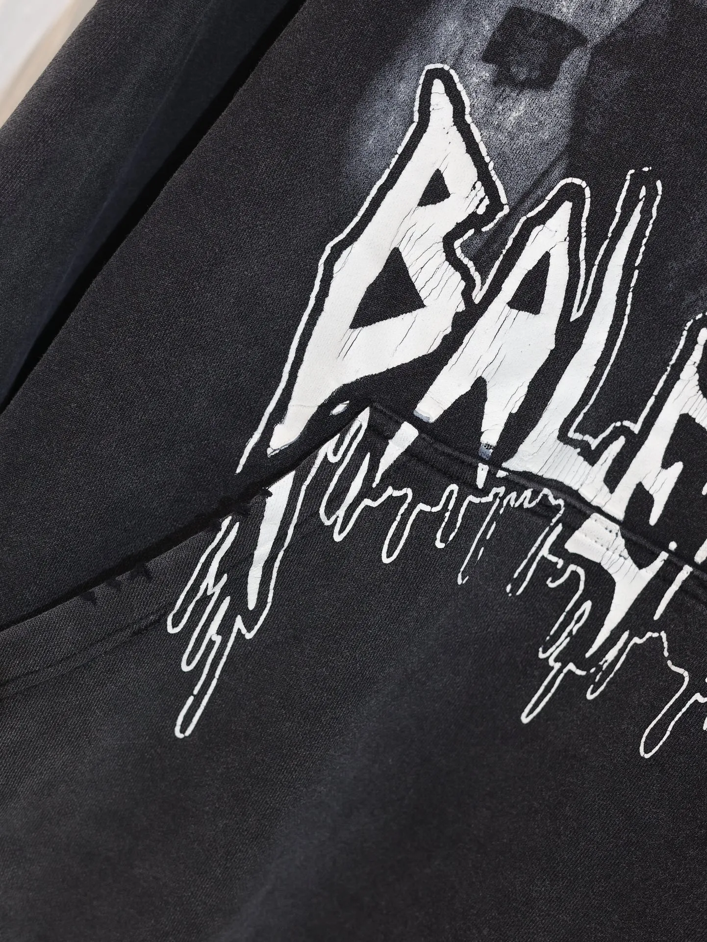 Balenciaga*/ 24New Arrival New. Vintage . 。SS 24New Arrival. . Authentic ， ！ ZP 。 460 ， . ， ，。 。 ， ， 。 。 Size：S/M/L